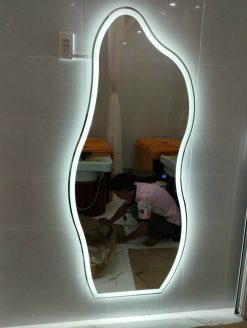 Gương dị hình 3