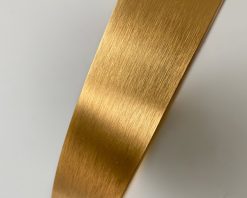 bề mặt khung gương chất liệu nhôm